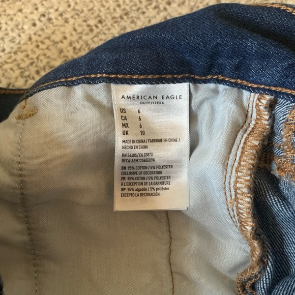 American Eagle Short Dark Wash Jean Mom Short - Picture 8 of 11